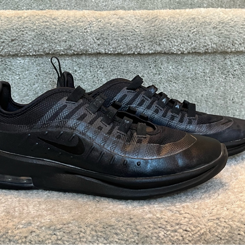 Men’s Nike Air size 7 shoes 👟.